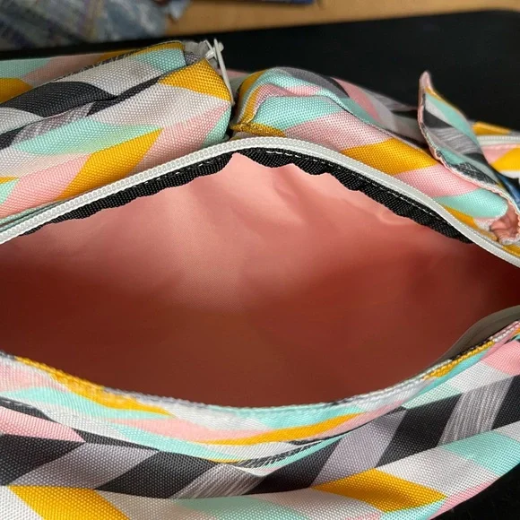 Kavu Chevron Sketch Pattern Sling One Shoulder Bag - Herringbone Arrow - Picture 4 of 5